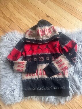 JORDAN Essentials Holiday Fleece Crewneck